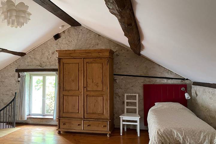 Gîte pour 4 personnes, avec jardin dans Lucenay-l'Évêque - 3