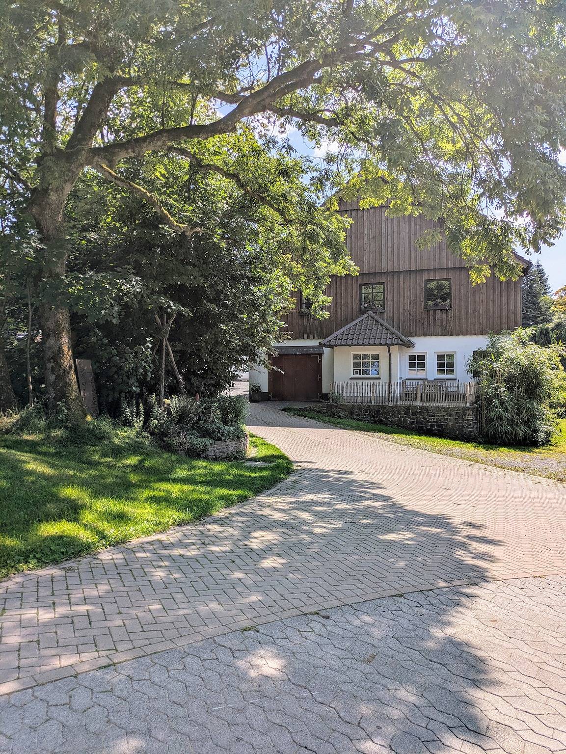 Ganzes Studio, Ferienwohnung 'Teichblick' mit Gemeinschaftsgarten und Wlan in Lüdenscheid, Märkischer Kreis