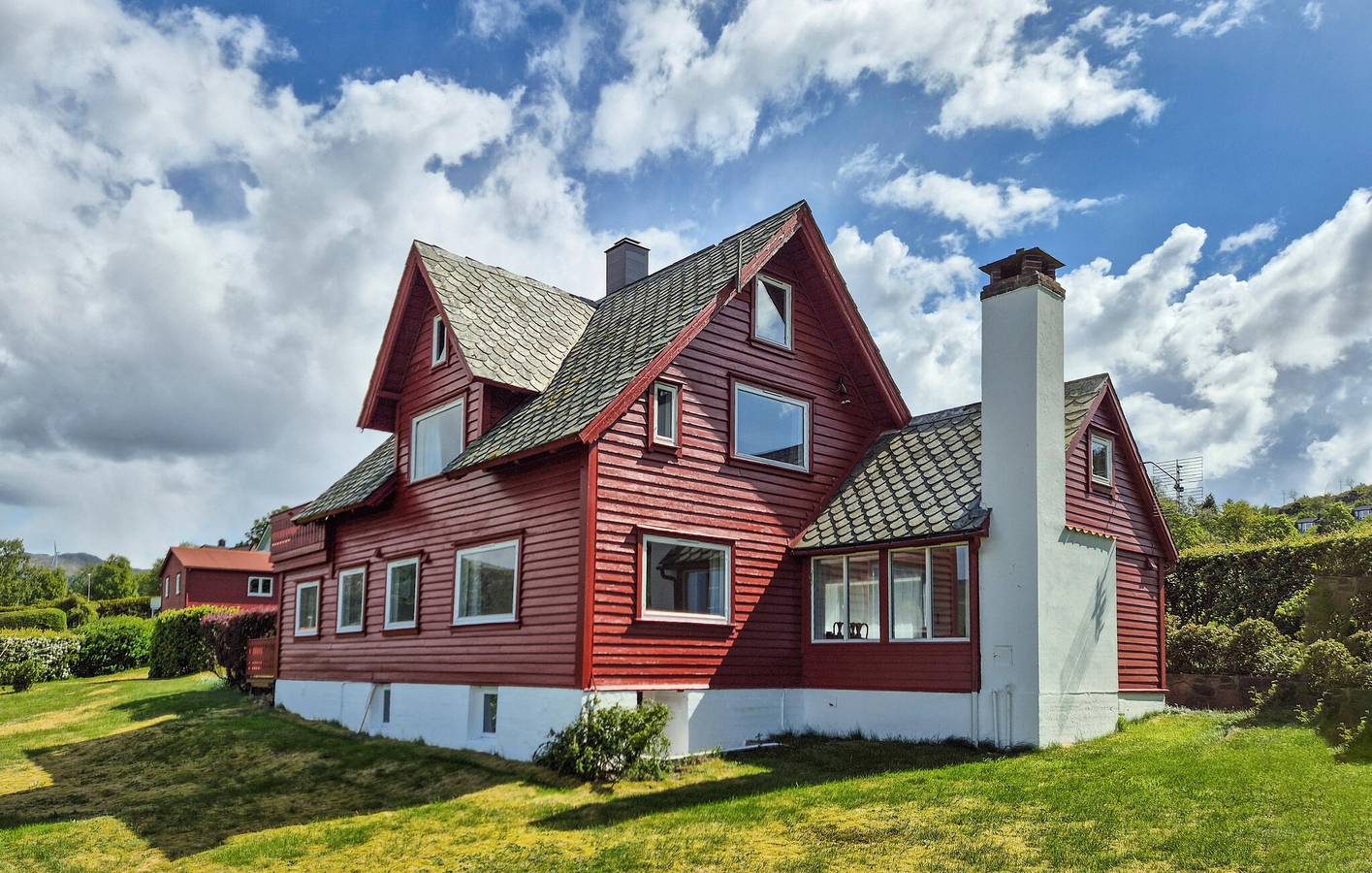 Ferienhaus für 8 Personen mit Garten in Fitjar