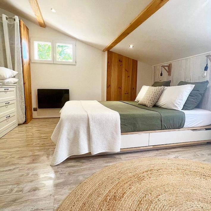 Gîte pour 4 personnes, avec vue ainsi que piscine et jardin à Simiane-la-Rotonde - 4