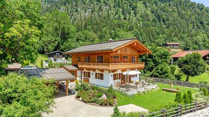 Ferienhaus für 8 Personen, mit Garten und Sauna, kinderfreundlich in Reit im Winkl