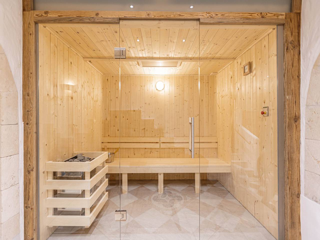 Ganze Wohnung, Suite in Saalbach nahe Skigebiet in Saalbach, Saalbach-Hinterglemm