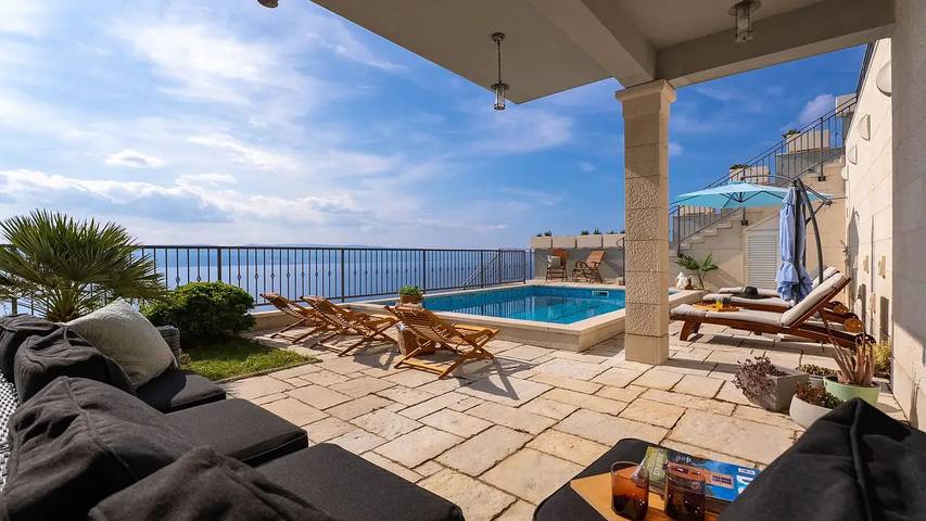 Villa pour 6 personnes, avec balcon ainsi que jardin et piscine à Mimice - 2