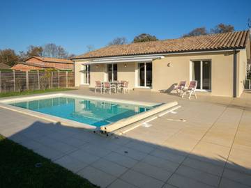 Gîte pour 6 personnes, avec jardin et terrasse à Carcans