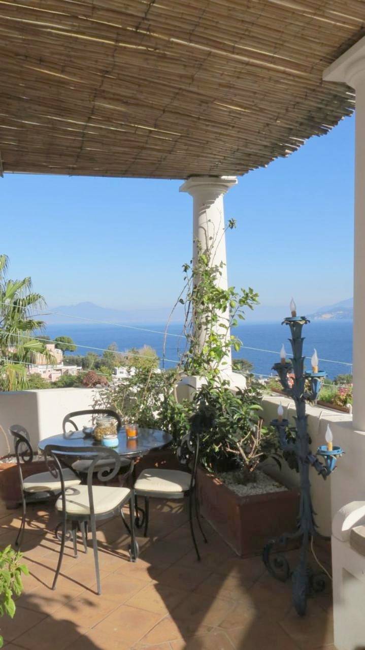 Scala Fenicia 14 by Caprirooms in Capri, Nápoles (província)
