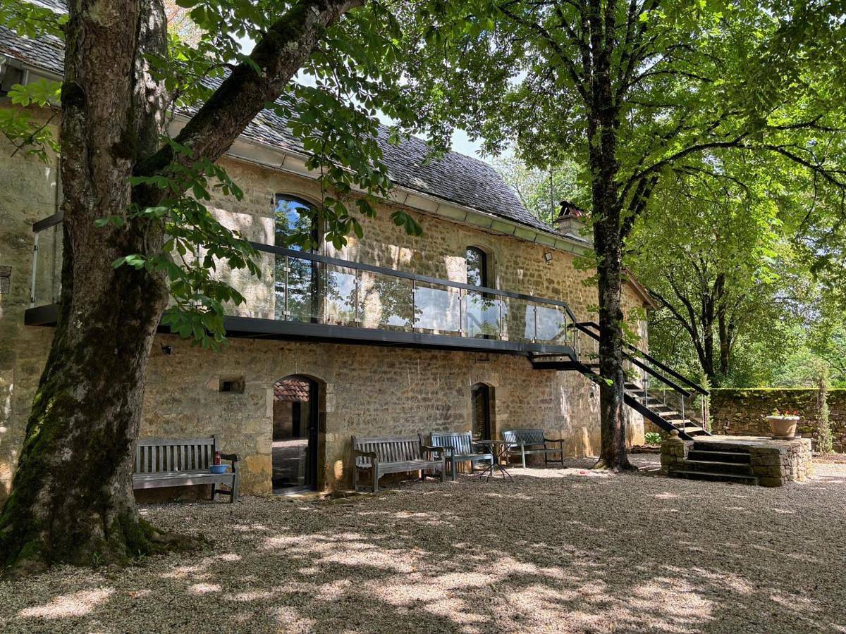 Double Room with Private Bathroom in Savignac, Aveyron