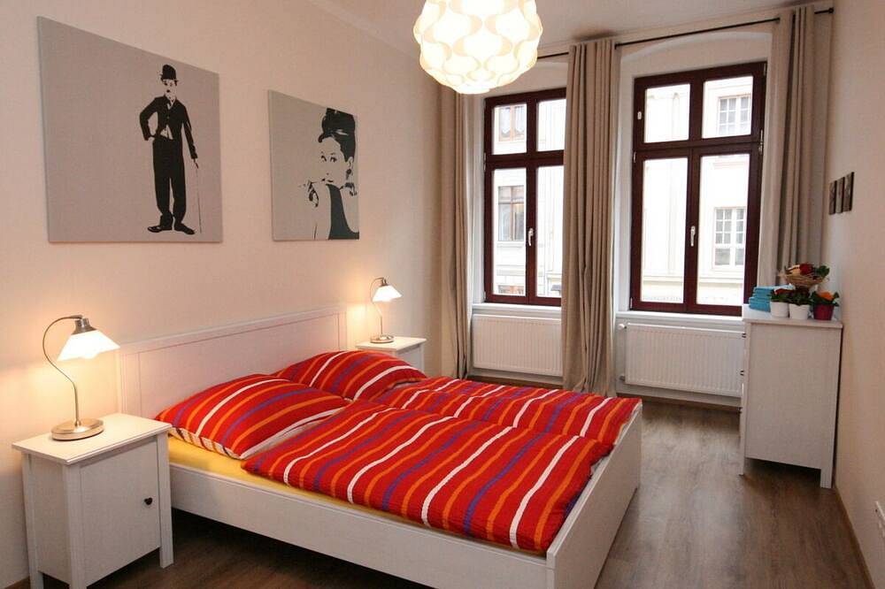 Ganze Wohnung, Apartment A-M  Apartmentshaus 50M Zur Fussgängerzone 20 Parkplätze In Hof Gratis in Görlitz, Oberlausitz-Niederschlesien