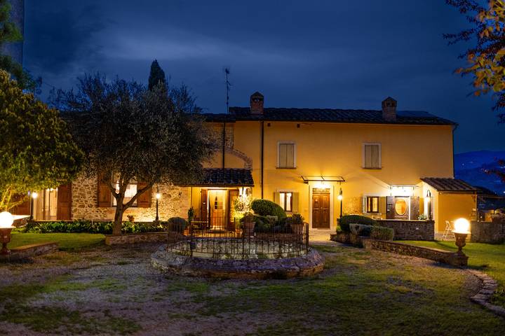 Villa voor 10 personen, met uitzicht en tuin, met huisdier in Arezzo