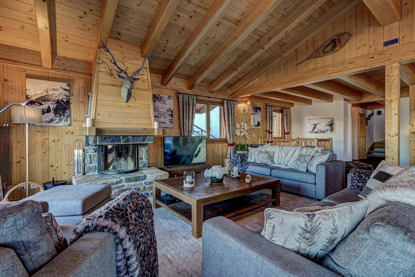 Chalet le Grand Ours - Jacuzzi Sauna Views Ski-In Ski-Out in La Tzoumaz, Riddes