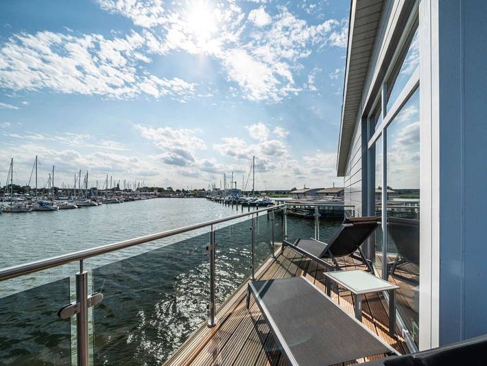 Ferienwohnung für 2 Personen, mit Balkon und Terrasse sowie Whirlpool und Seeblick in Kröslin - 2