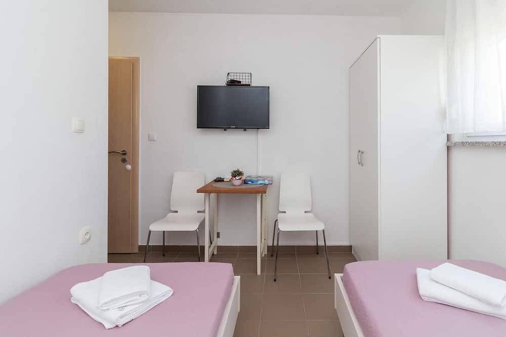 Entire apartment, Cozy apartment in Jasenice with Wifi in Maslenica, Zadar