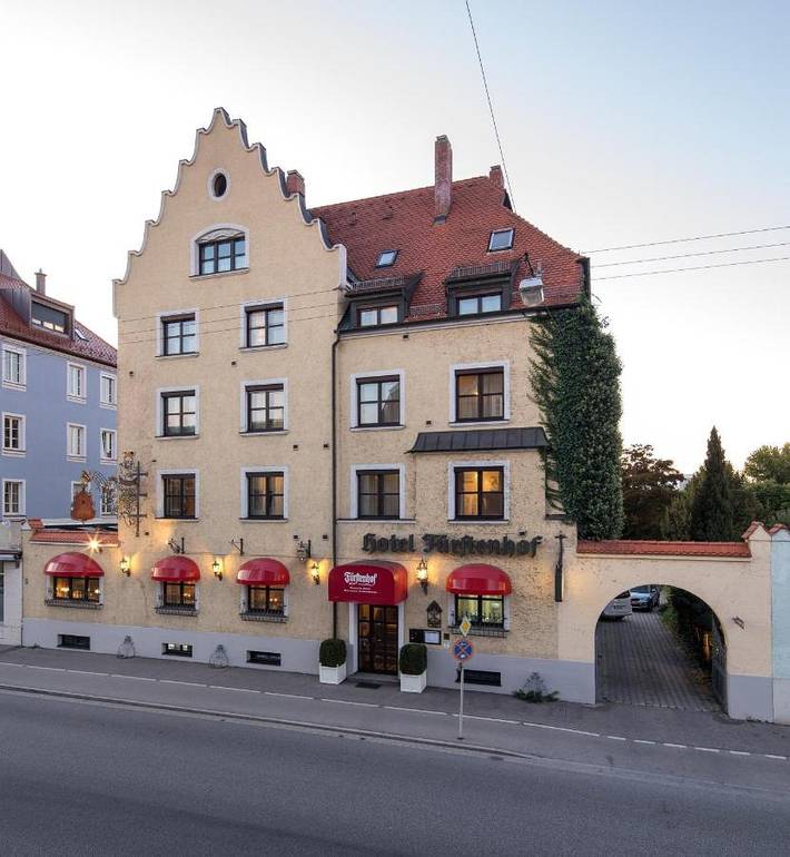 Hotel für 3 Personen, mit Terrasse und Sauna sowie Ausblick