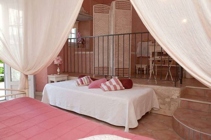 Location de vacances pour 4 personnes, avec jardin ainsi que piscine et terrasse, animaux acceptés à Loubers - 3