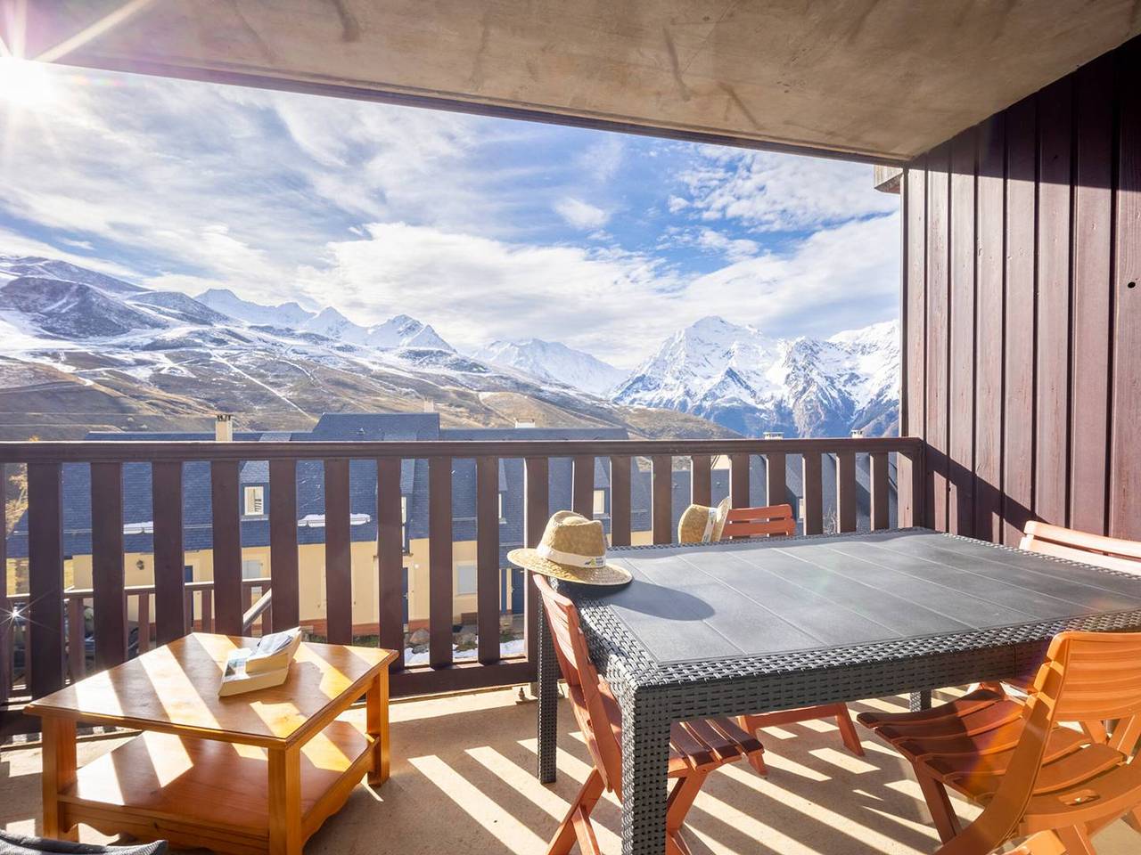 Appartement entier, Appartement Rénové Peyragudes - 8 Pers, Balcon, 2 Chambres + Cabine, Parking Gratuit, Proche Pistes in Peyragudes, Pyrénées