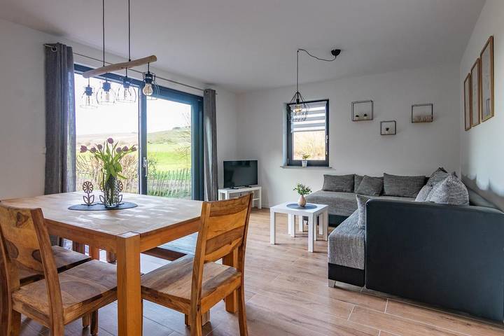 Ferienhaus für 4 Personen, mit Terrasse und Garten in Hentern