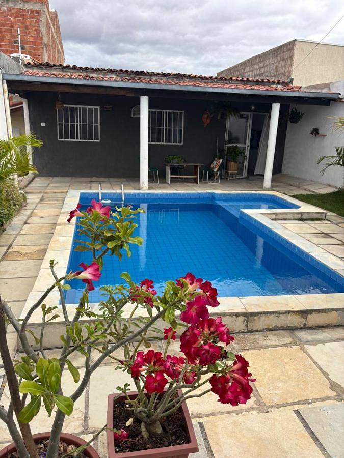 Casas e apartamentos de temporada para 5 pessoas, com piscina e terraço e ainda jardim, com animais de estimação em Juazeiro do Norte