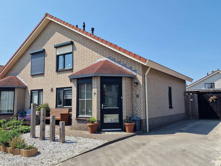 Ferienhaus für 4 Personen, mit Terrasse und Garten sowie Pool in Zeeland