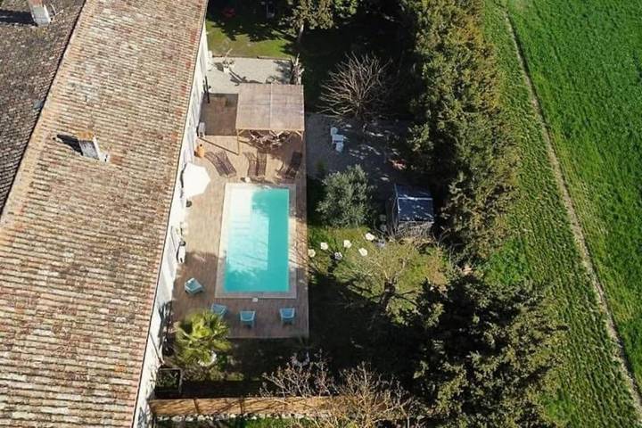 Location de vacances pour 6 personnes, avec piscine et terrasse, animaux acceptés à Saint-Martin-Lalande