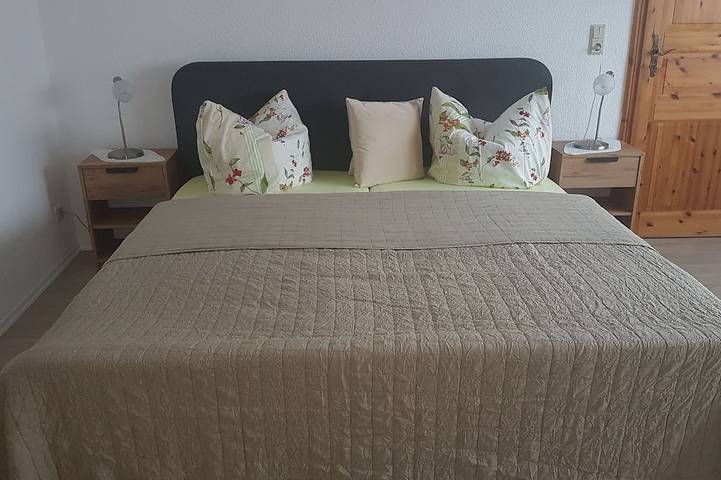 Ferienwohnung für 2 Personen, mit Garten und Terrasse in Priepert - 4