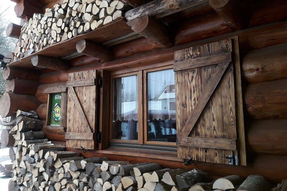 Einzigartiges Blockhaus mit Balkon und Terrasse in den Vogesen in Le Tholy, Épinal und Umgebung