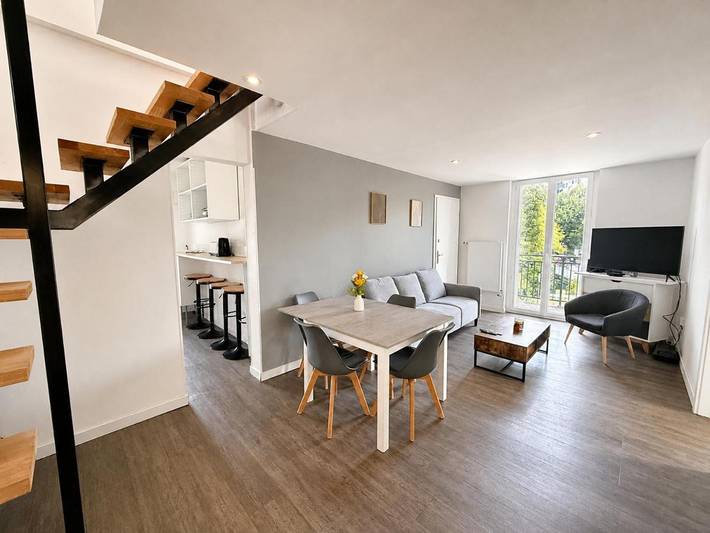 Gîte pour 8 personnes, avec Balcon et Terrasse à Cognin