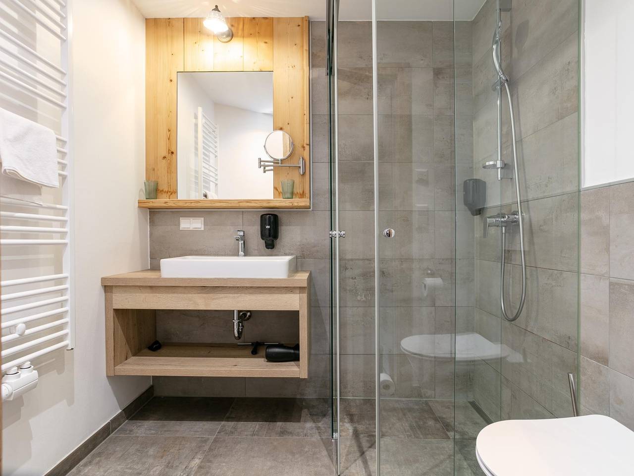 Ganze Wohnung, Wohnung mit privater Sauna und großer Terrasse in Haus, Schladming-Dachstein