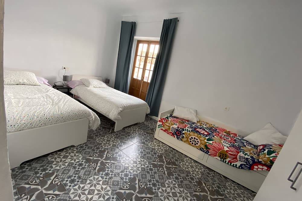 Casa Las Gardenias in Setenil de las Bodegas, Pueblos Blancos