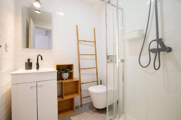 Apartamento entero, Cozy and Modern Apartment Just a 5-minute Walk From Stunning Estoril Beach in Cascais e Estoril, Costa de Lisboa