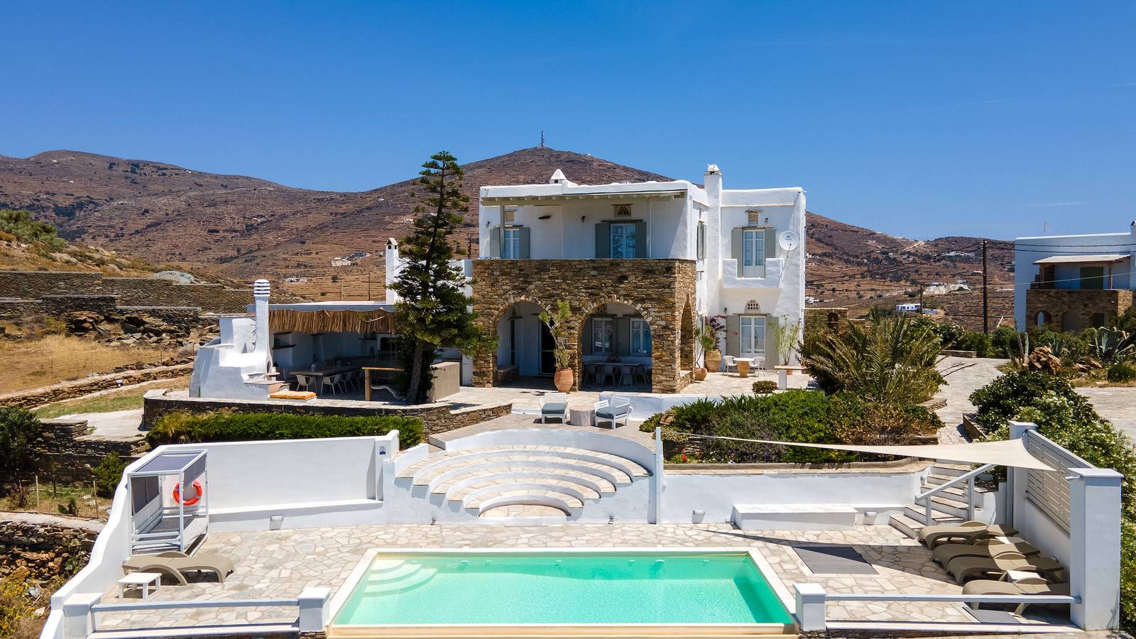 Villa 'Simone Tinos Island' with Sea View, Wi-Fi and Air Conditioning in Tinos