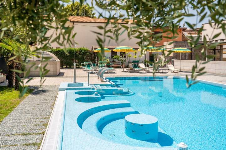 Hotel per 2 persone, con Balcone e Terrazza nonché Piscina e Panorama a Abano Terme