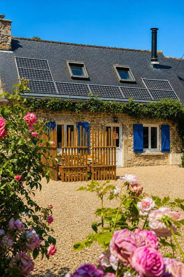 Location de vacances pour 5 personnes, avec Terrasse ainsi que Jardin et Vue à Cohiniac