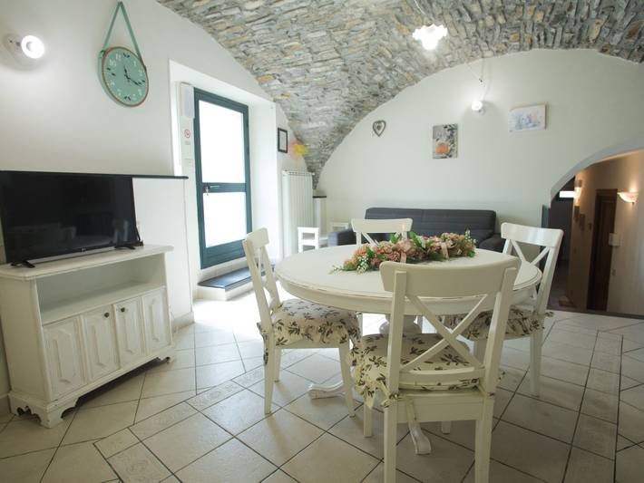 Ferienwohnung für 6 Personen, mit Garten in Diano San Pietro