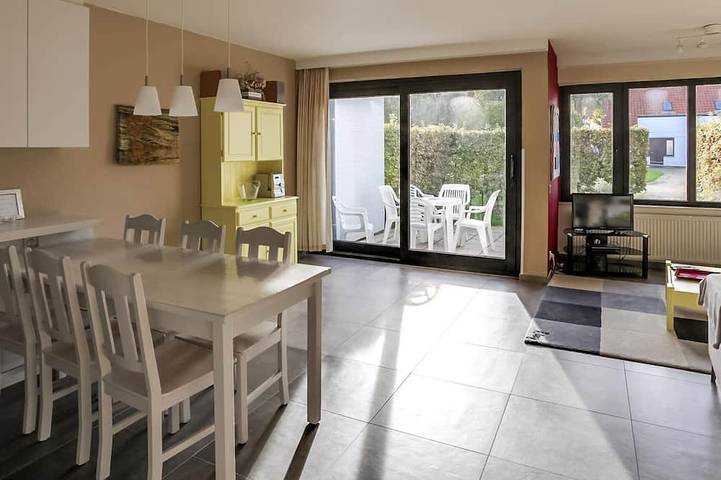 Gîte pour 6 personnes, avec Jardin à Gistel