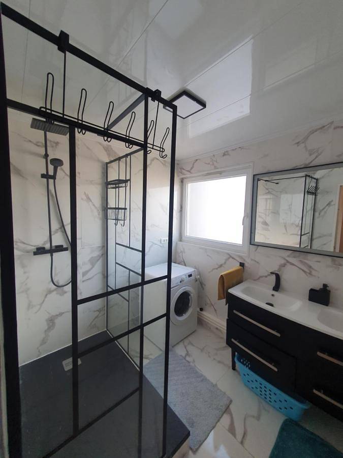 Appartement entier, Three-Bedroom Apartment in Épinay-sous-Sénart, Essonne