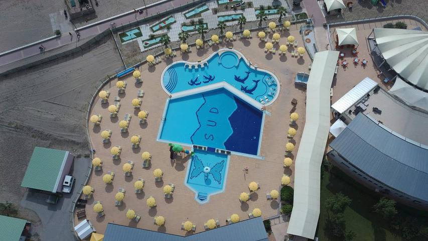 Ferienpark für 4 Personen, mit Pool in Italien