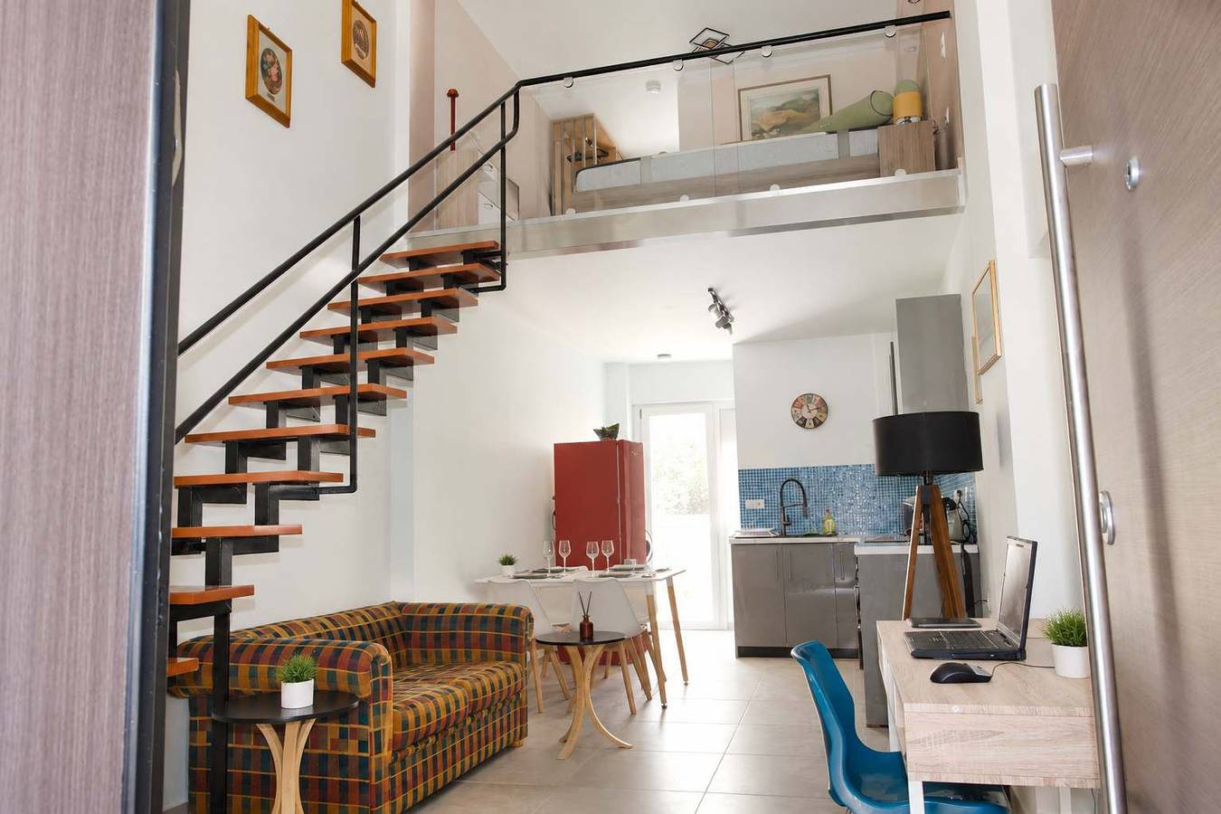 Appartement entier, Athens Mets Loft - Cozy Urban Gem, Park Views in Section centrale d'Athènes, Athènes