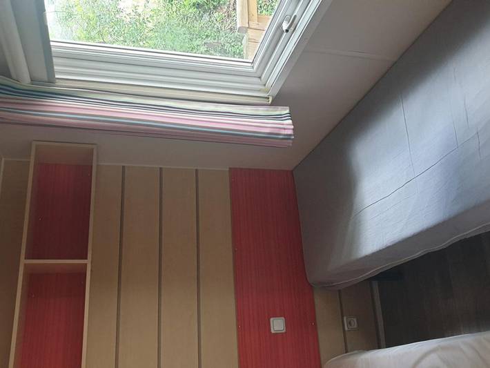 Camping pour 4 personnes, avec terrasse et piscine à Roquebrune-sur-Argens - 4