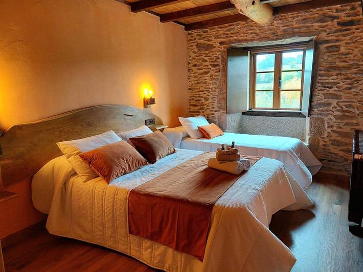 Casa rural para 3 personas, con Terraza y Jardín además de Piscina y Vistas en O Deza