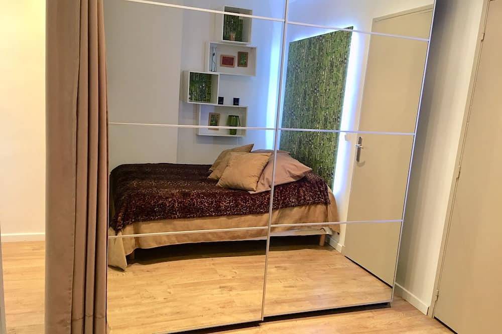 Appartement entier, Grand studio à 2 pas du port in Cassis, Parc national des Calanques