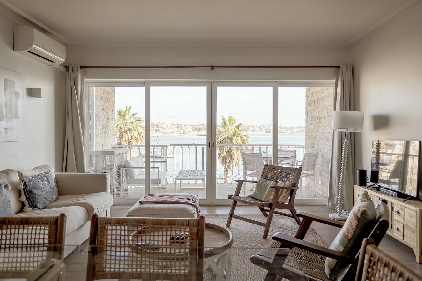 Apartamento inteiro, Apartamento 'Cascais Bay Terrace Ii' com vista para o mar e Wi-Fi in Cascais e Estoril, Costa de Lisboa