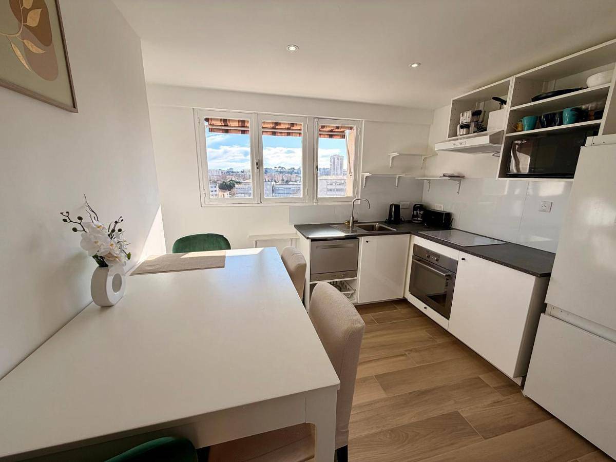 Appartement entier, Appartement haut de gamme avec balcon in Toulon, Côte méditerranéenne (France)