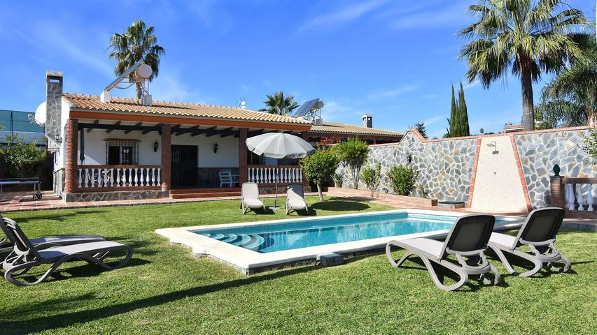 Ferienhaus für 6 Personen, mit Terrasse und Garten in Frigiliana