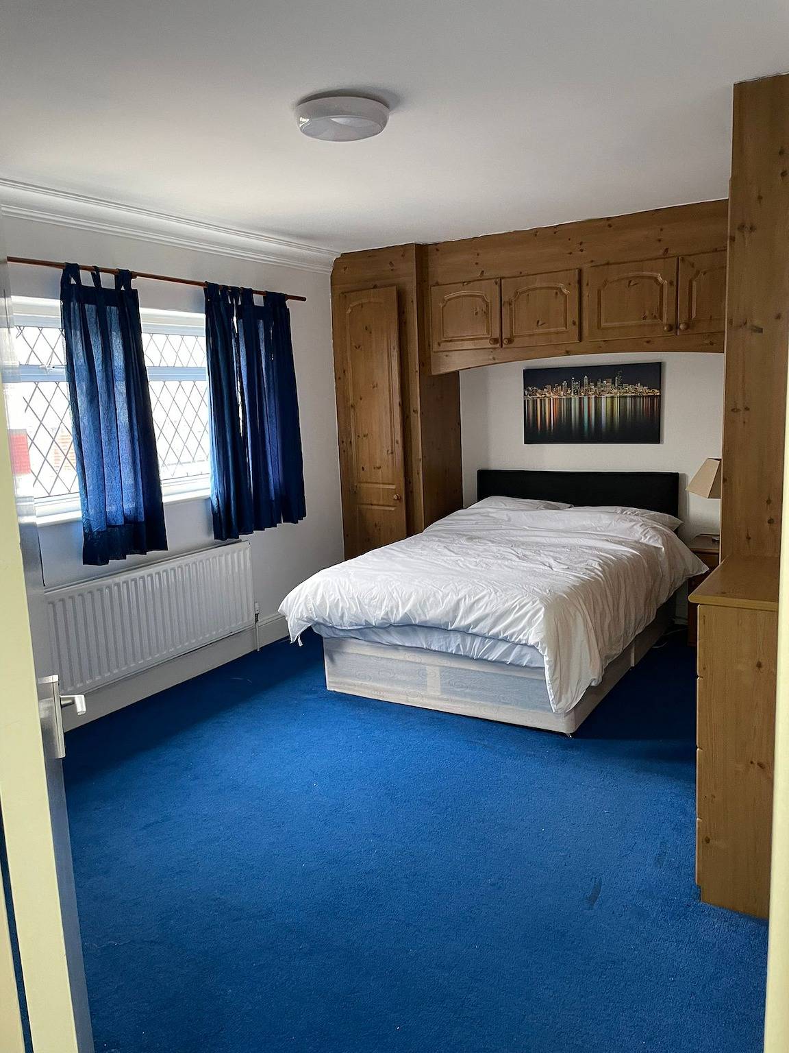 Charming 5-Bed House in Mitcham in Merton, Λονδίνο