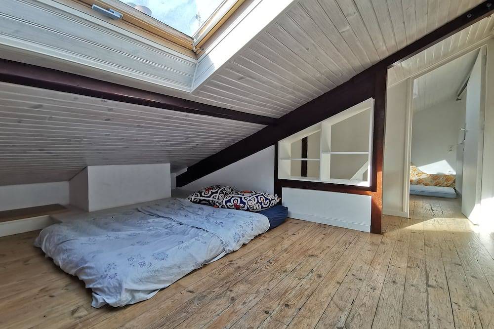 Entire apartment, Grand Duplex Calme et Lumineux - à 2 pas de Paris et Disney in Neuilly-Plaisance, Seine-Saint-Denis