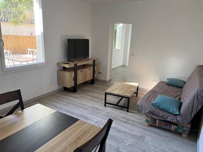 Location de vacances pour 4 personnes, avec jardin et terrasse, animaux acceptés à Saint-Mitre-les-Remparts - 2