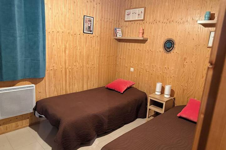 Gîte pour 7 personnes, avec piscine ainsi que terrasse et jardin, animaux acceptés à Saint-Germain-de-Tallevende-la-Lande-Vaumont - 4