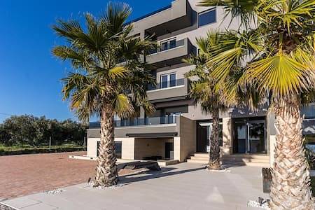 Ferienhaus für 20 Personen, mit Meerblick und Balkon sowie Ausblick, kinderfreundlich in Sveti Petar na Moru - 4