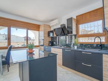 Maison De Vacances pour 4 Personnes dans Castelló d'Empúries, Costa Brava, Photo 3