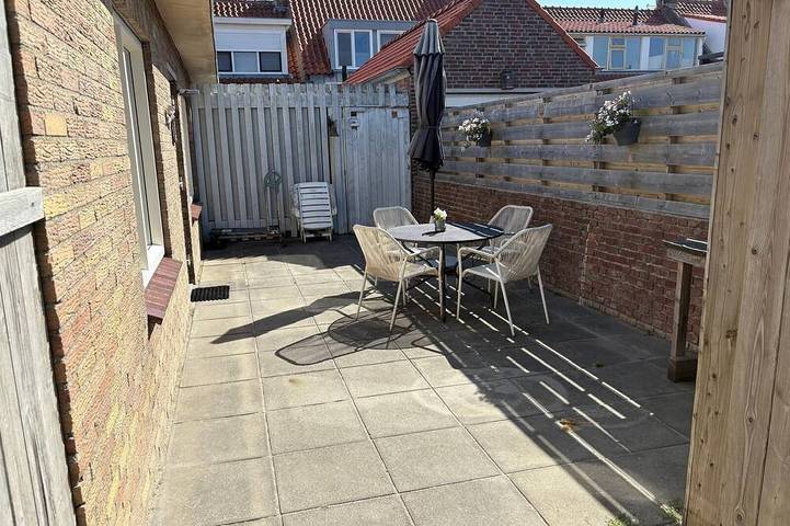 Ferienwohnung für 4 Personen, mit Terrasse und Garten sowie Sauna in Westkapelle