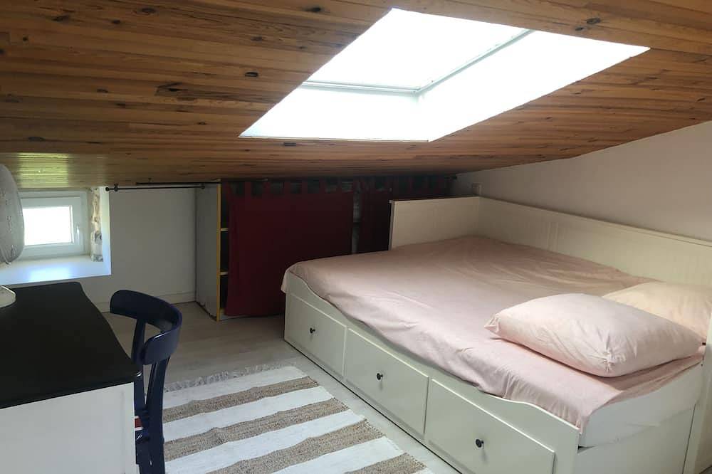 Wunderschönes Steinhaus für 8-10 Person mit Pool und großem Garten in Uzer, Ardèche